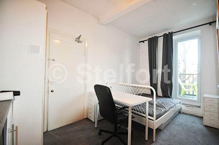 Studio To Rent In Commercial Road, London, E14