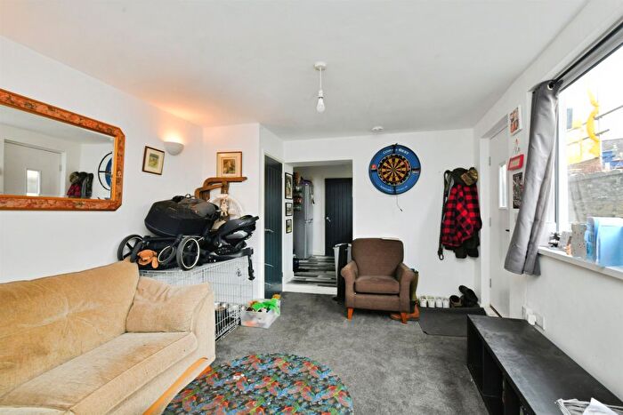 1 Bedroom Flat For Sale In Ford Hill, Plymouth, PL2