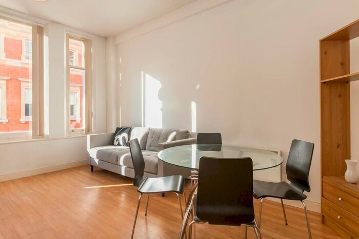 1 Bedroom Apartment To Rent In Essex House, Temple Street, B2