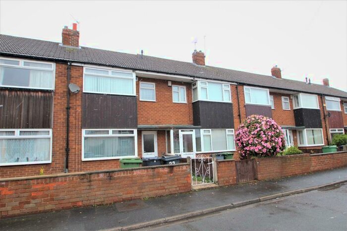 2 Bedroom Town House To Rent In North Road, Crossgates, Leeds, LS15
