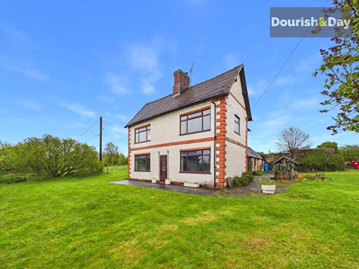 3 Bedroom Detached House For Sale In Teddesley Road, Penkridge, ST19