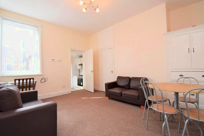 3 Bedroom Flat To Rent In Bayswater Road, Jesmond, Newcastle Upon Tyne, NE2
