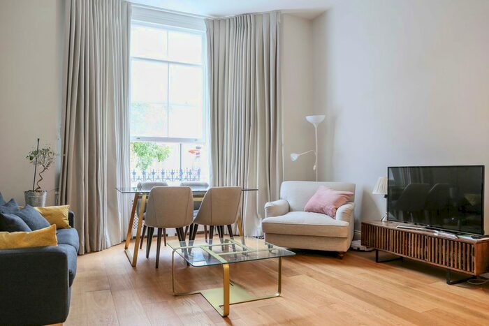 2 Bedroom Flat To Rent In Charleville Road, London, W14