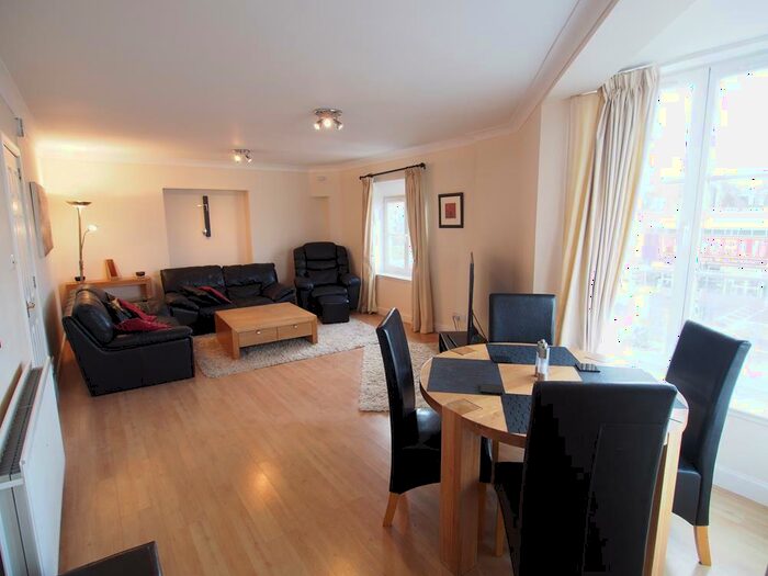 3 Bedroom Flat To Rent In Ivory Court, Hutcheon Street, AB25