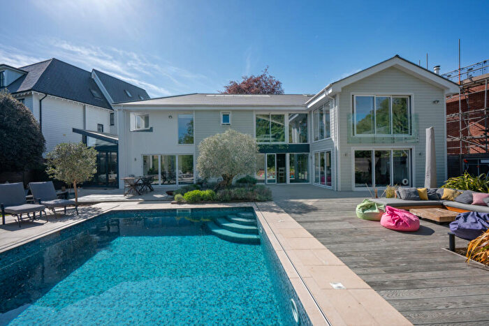 5 Bedroom Detached House For Sale In Mount Grace Drive, Evening Hill, Poole, Dorset, BH14