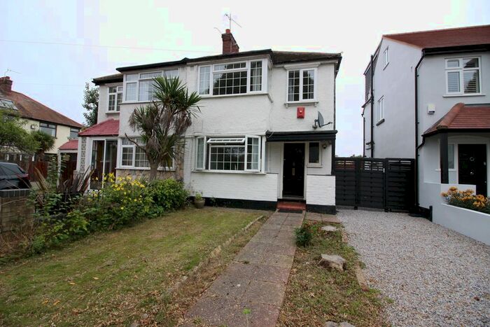 3 Bedroom Semi-Detached House To Rent In Windsor Avenue, New Malden, KT3