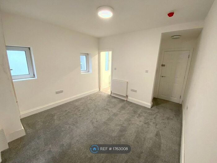 1 Bedroom Flat To Rent In Houndiscombe Road, Plymouth, PL4