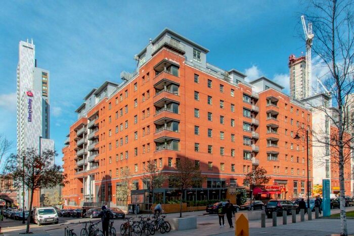 2 Bedroom Apartment To Rent In The Quadrangle, Lower Ormond Street, Manchester, M1