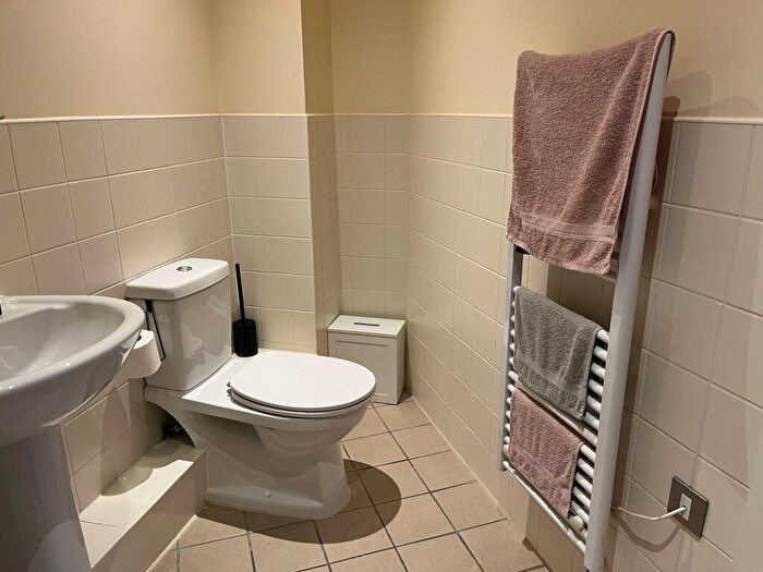 2 Bedroom Flat To Rent In Velocity West, City Walk, Leeds, LS11