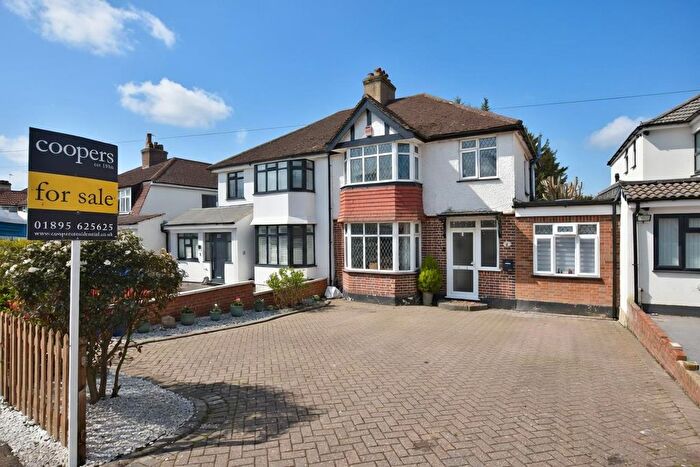 4 Bedroom Semi Detached House For Sale In Pinner Road, Northwood, HA6