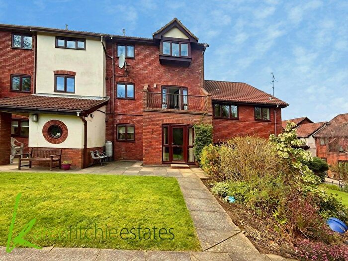 2 Bedroom Flat For Sale In Greenmount Court, Heaton, BL1