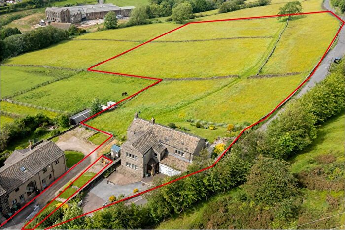 4 Bedroom Detached House For Sale In Whites Cottage Farm, Choppards, Holmfirth, HD9