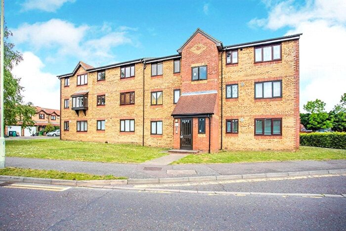 1 Bedroom Flat To Rent In Crusader Way, Watford, Hertfordshire, WD18