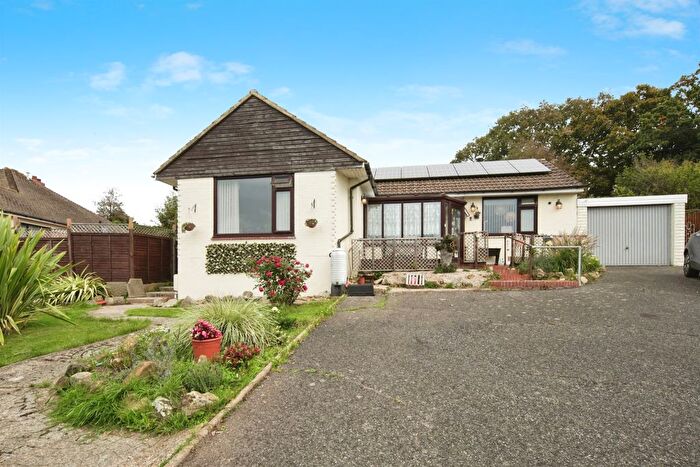 2 Bedroom Detached Bungalow For Sale In Pilot Road, Hastings, TN34