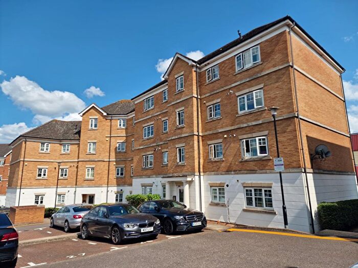 2 Bedroom Flat To Rent In Symphony Close, Edgware, HA8
