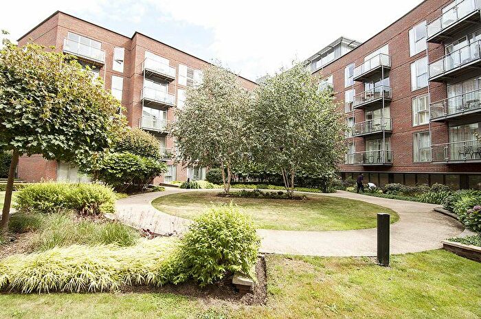 1 Bedroom Flat To Rent In The Heart, Walton-on-Thames, KT12