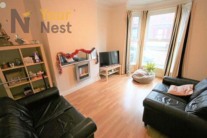 4 Bedroom Terraced House To Rent In Ashville Grove, Hyde Park, LS6