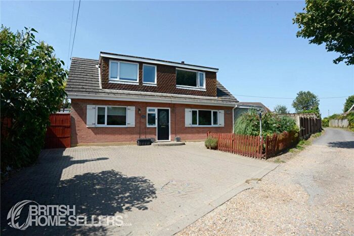 4 Bedroom Bungalow For Sale In Old Roman Road, Martin Mill, Dover, Kent, CT15