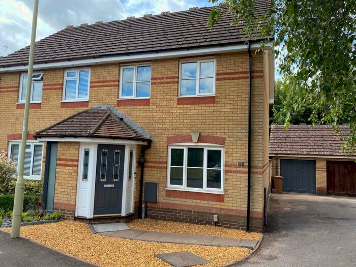 3 Bedroom Semi-Detached House To Rent In Leyton Way, Andover, SP10