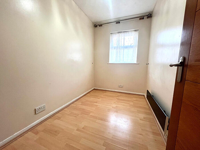 2 Bedroom Flat To Rent In Cuthberga Close, Barking, IG11