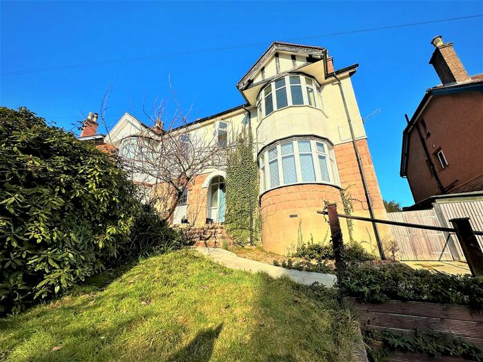 4 Bedroom Semi-Detached House To Rent In St. Helens Road, Hastings, TN34