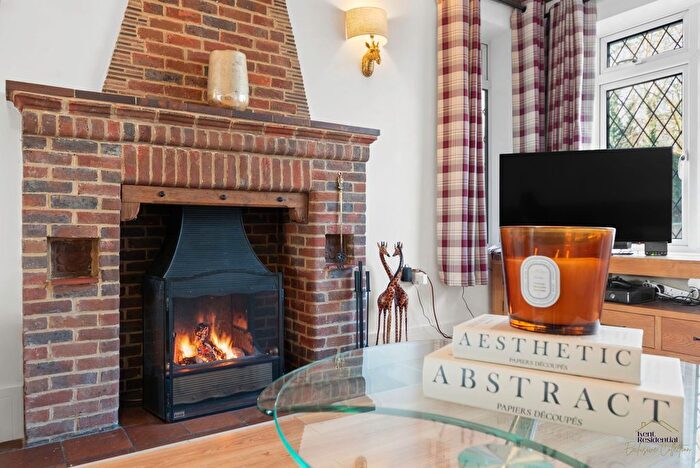 5 Bedroom Detached House For Sale In Willington Street, Maidstone, ME15