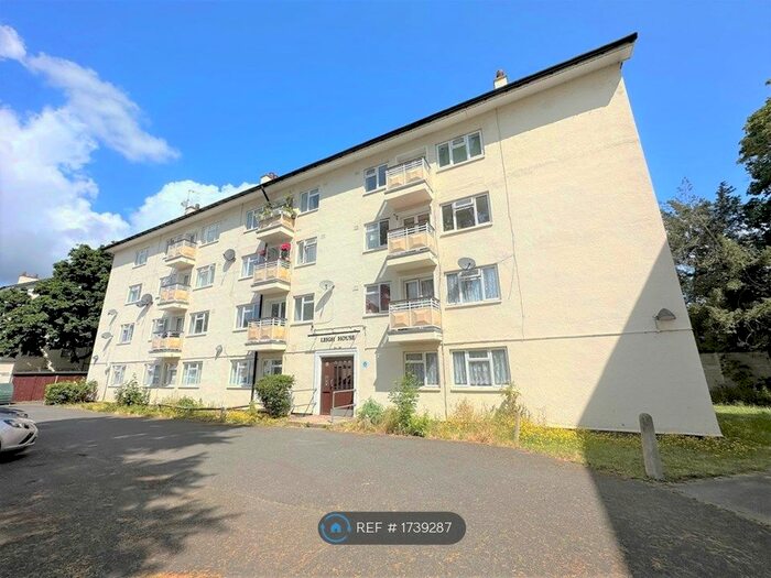 3 Bedroom Flat To Rent In Leigh House, Kingston Upon Thames, KT2