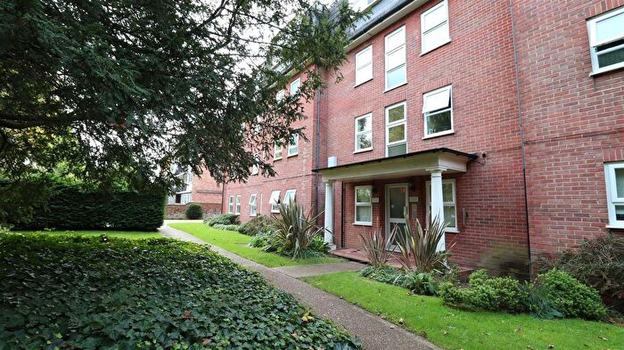 2 Bedroom Flat To Rent In Brechin Court, Kendrick Road, Reading, RG1