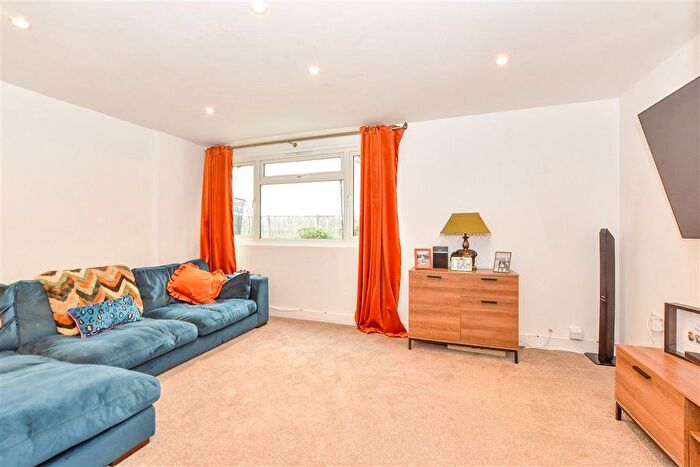 3 Bedroom Maisonette For Sale In Fort Cumberland Road, Southsea, Hampshire, PO4