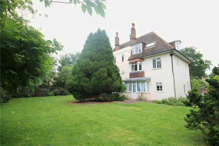 1 Bedroom Flat To Rent In Popes Avenue, Twickenham, TW2