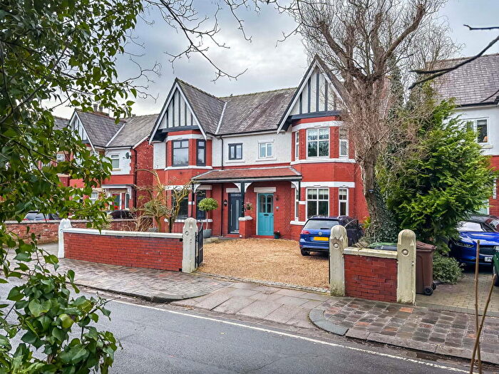 3 Bedroom Semi-Detached House For Sale In Beech Grove, Southport, PR9