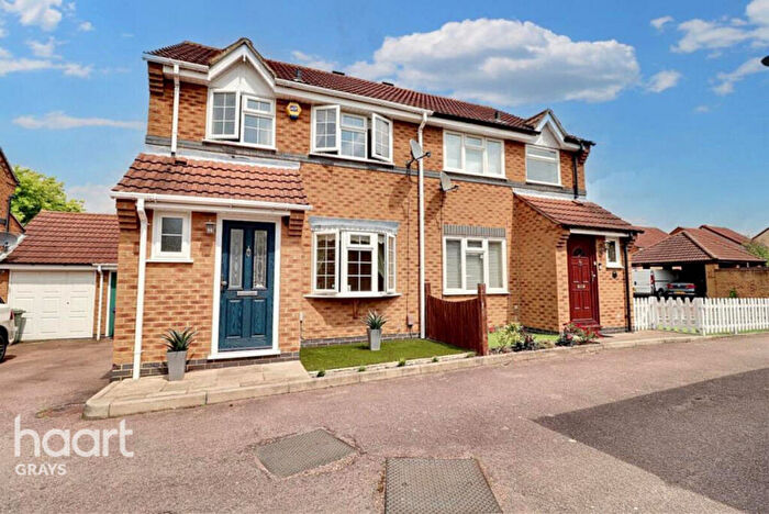 3 Bedroom End Of Terrace House To Rent In Caravel Close, Grays, RM16