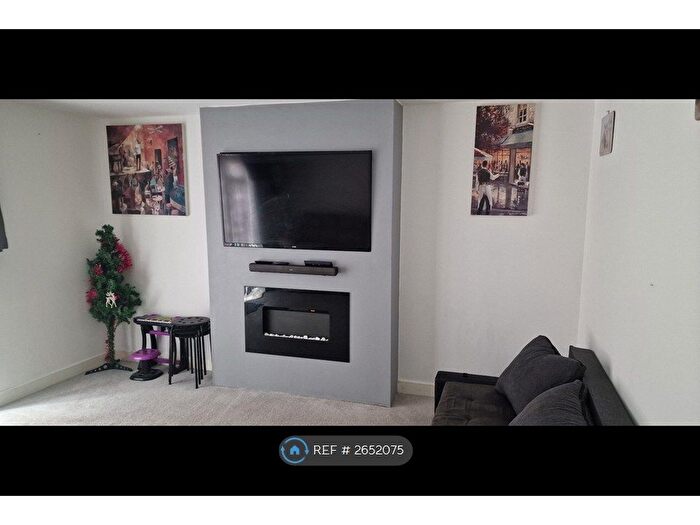 4 Bedroom Semi-Detached House To Rent In Longships Drive, Milton Keynes, MK3