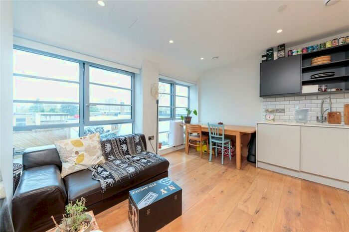 Flat To Rent In The Catcher Building, London, SE15