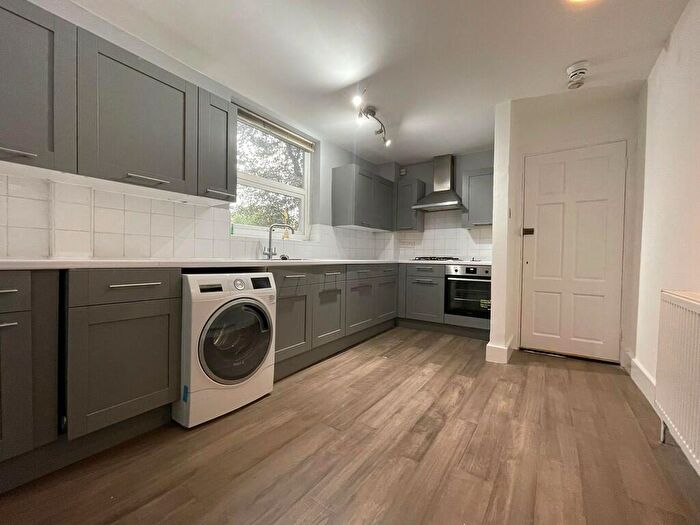 2 Bedroom Apartment To Rent In Grosvenor Road, Wanstead, London, E11