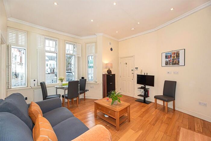 1 Bedroom Apartment For Sale In Mysore Road, London, SW11