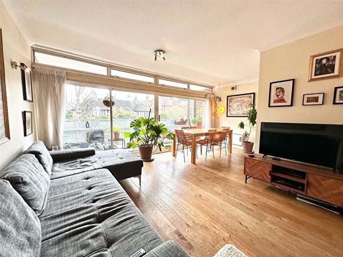 2 Bedroom Flat To Rent In Keswick Road, Flat, Putney, SW15