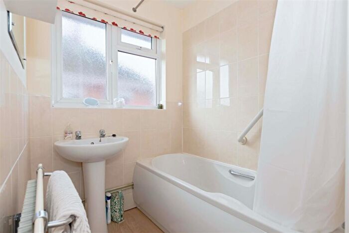 2 Bedroom Semi-Detached Bungalow For Sale In Ashwood Close, Worthing, BN11