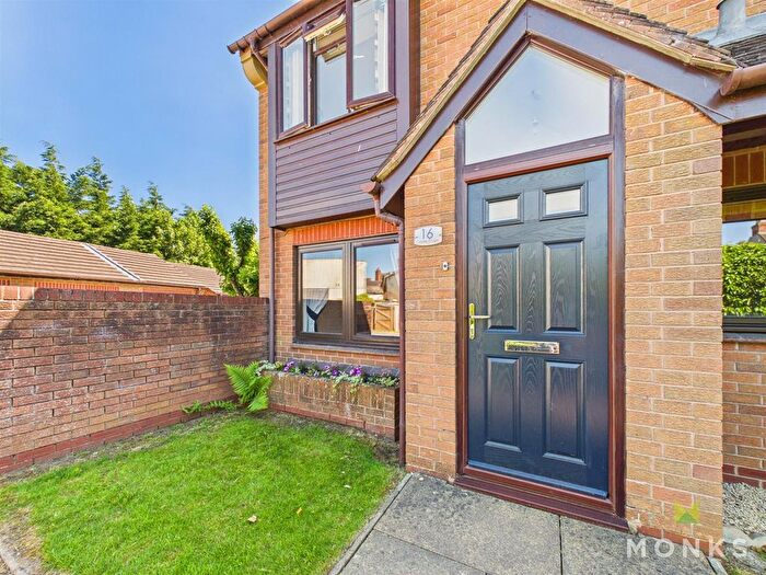 2 Bedroom Maisonette For Sale In Castle Court, Wem, SY4