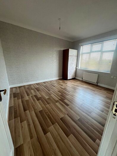 2 Bedroom Flat To Rent In Langley Park Road, Iver, SL0