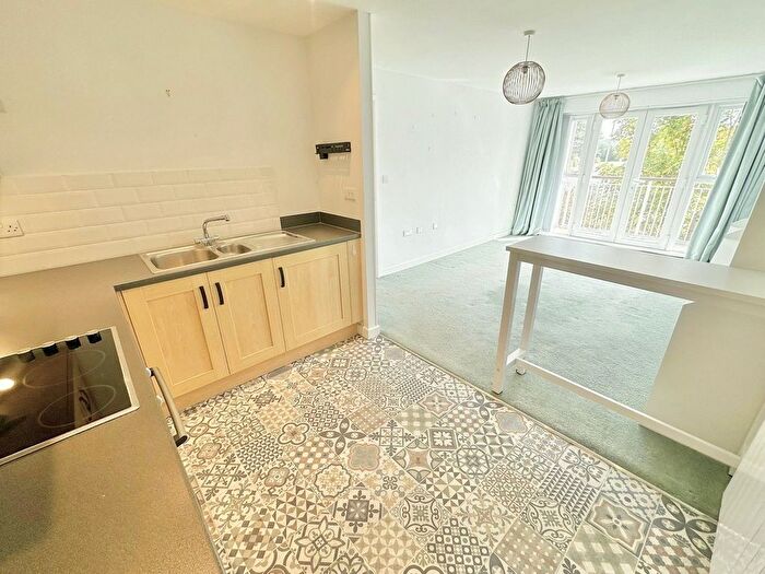 1 Bedroom Flat For Sale In Newfoundland Drive, Poole, BH15