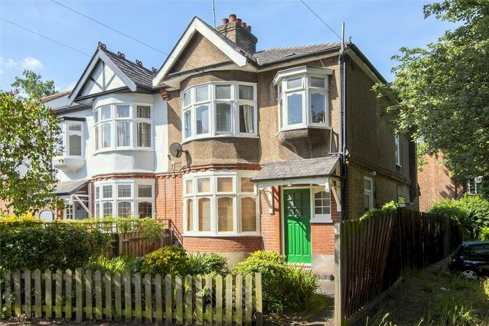 1 Bedroom Flat To Rent In Fitzgerald Road, London, E11