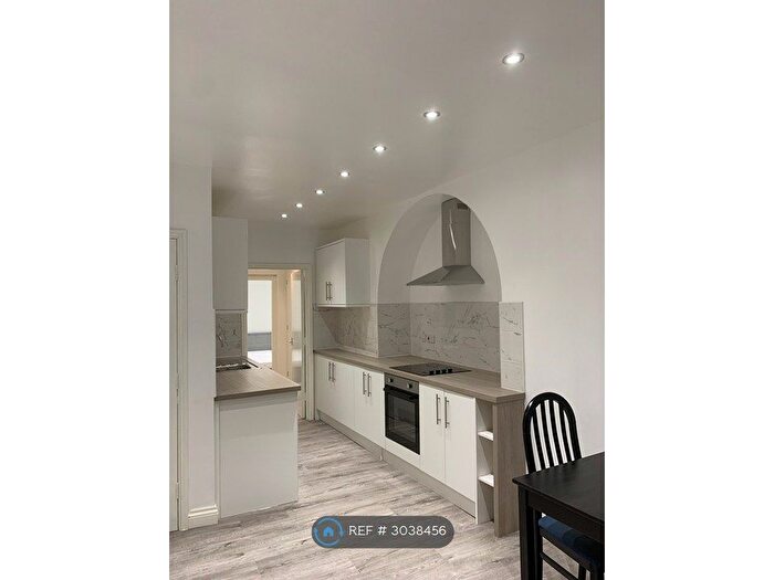 1 Bedroom Flat To Rent In Lower Broughton Road, Manchester, M7