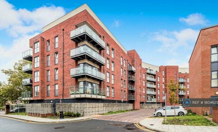 1 Bedroom Flat To Rent In Brunel House, Barking And Dagenham, Dagenham, RM8