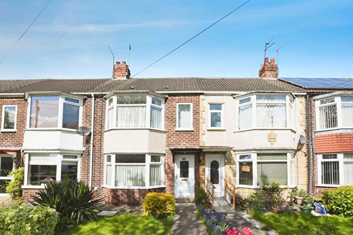 2 Bedroom Terraced House For Sale In Endike Lane, Hull, HU6