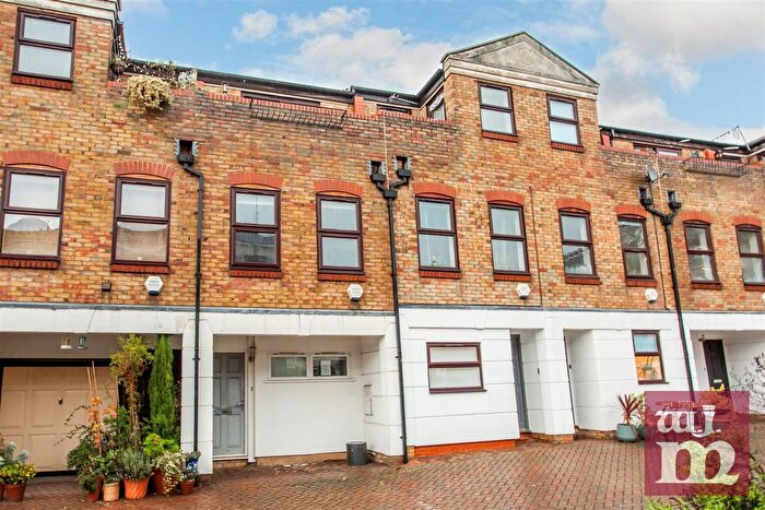 2 Bedroom Property To Rent In Malmesbury Road, Bow, E3