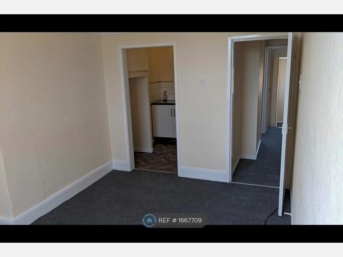 2 Bedroom Flat To Rent In Bedford Road, Birkenhead, CH42
