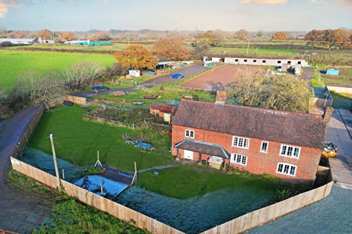 3 Bedroom Farm House For Sale In Hob Lane, Balsall Common, CV7