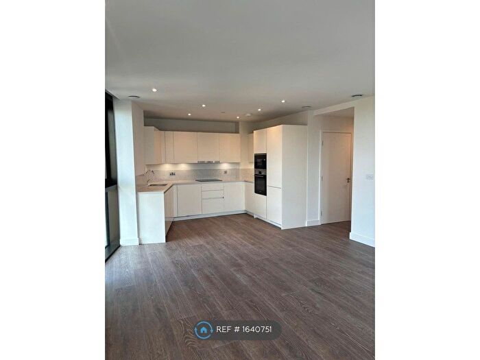 2 Bedroom Flat To Rent In Menara Point, London, E16