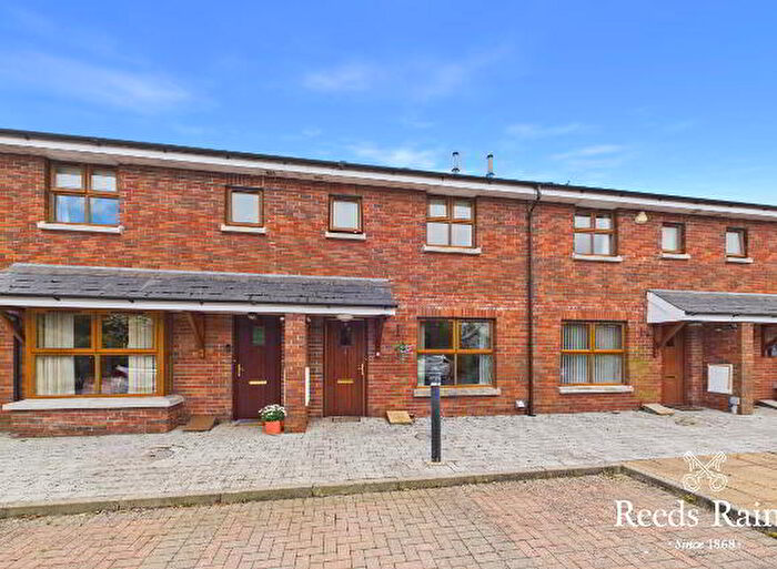3 Bedroom Mid TownHouse For Sale In Beechill Close, Belfast, BT8